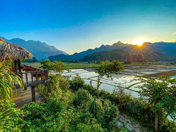 Ảnh chi tiết phòng mai-chau-ecolodge-suite-nhin-ra-thung-lung-vivatrip-04.webp
