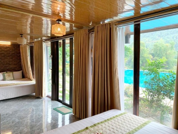 Ảnh chi tiết phòng mai-chau-sky-resort-phong-gia-dinh-nhin-ra-ho-vivatrip-03.jpg