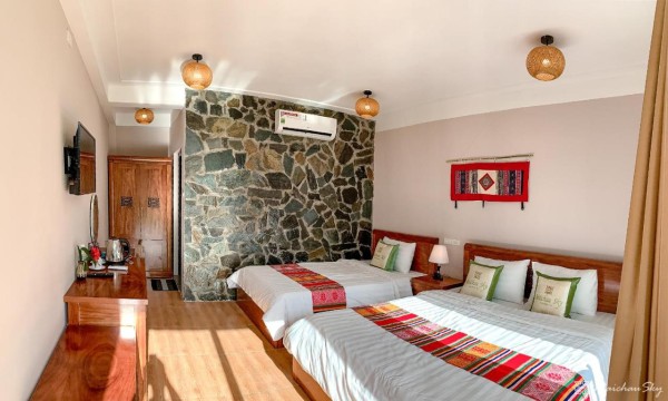 Ảnh chi tiết phòng mai-chau-sky-resort-suite-gia-dinh-co-ban-cong-vivatrip-03.jpg