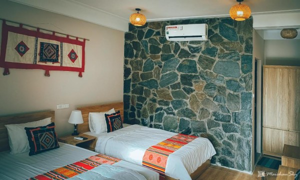 Ảnh chi tiết phòng mai-chau-sky-resort-suite-gia-dinh-co-ban-cong-vivatrip-04.jpg