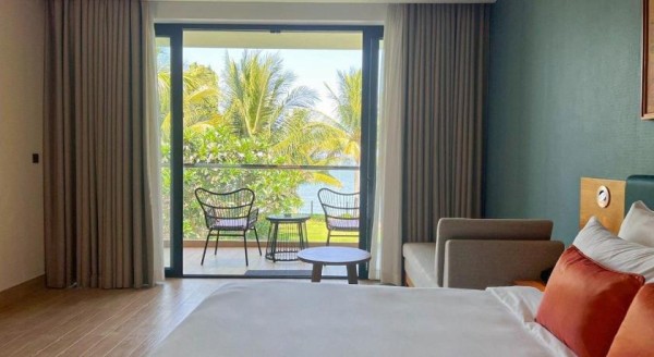 Ảnh chi tiết phòng marina-bay-vung-tau-resort-spa-phong-doi-premier-huong-vuon-vivatrip-05.jpg