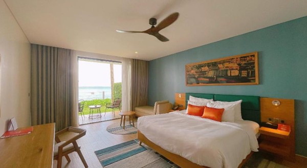 Ảnh chi tiết phòng marina-bay-vung-tau-resort-spa-phong-premier-giuong-king-huong-dai-duong-vivatrip-02.jpg