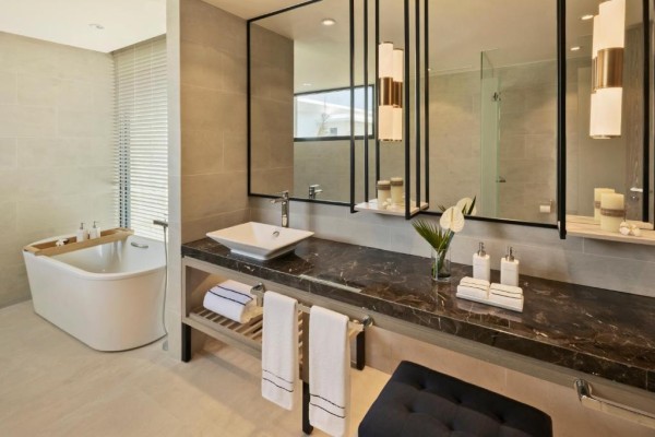 Ảnh chi tiết phòng melia-ho-tram-beach-resort-biet-thu-thelevel-3-phong-ngu-ho-boi-vivatrip-02.jpg