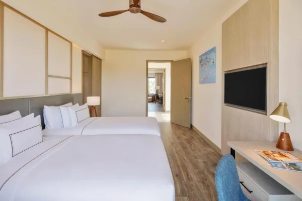 Ảnh chi tiết phòng melia-ho-tram-beach-resort-biet-thu-thelevel-3-phong-ngu-ho-boi-vivatrip-05.webp
