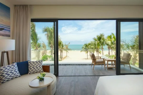Ảnh chi tiết phòng melia-ho-tram-beach-resort-biet-thu-thelevel-3-phong-ngu-nhin-bien-vivatrip.webp