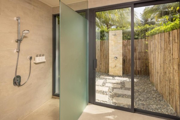 Ảnh chi tiết phòng melia-ho-tram-beach-resort-premium-co-san-va-vuon-vivatrip.jpg