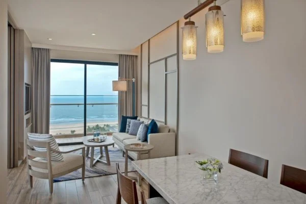 Ảnh chi tiết phòng melia-ho-tram-beach-resort-suite-2-phong-ngu-nhin-dai-duong-vivatrip-02.webp