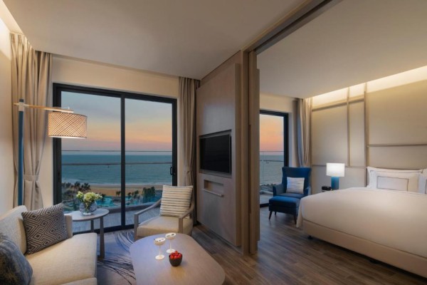 Ảnh chi tiết phòng melia-ho-tram-beach-resort-suite-junior-nhin-bien-vivatrip-02.jpg