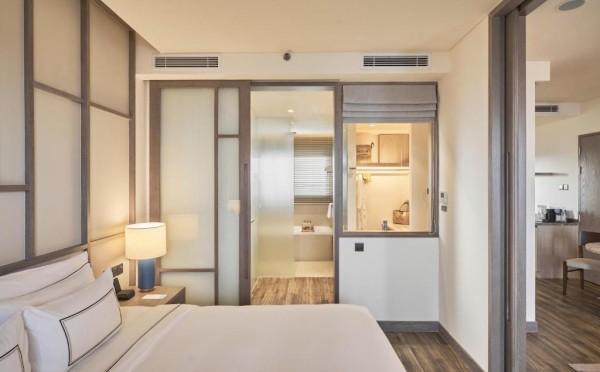 Ảnh chi tiết phòng melia-ho-tram-beach-resort-suite-junior-nhin-bien-vivatrip-04.jpg