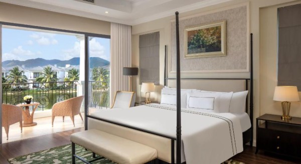 Ảnh chi tiết phòng melia-vinpearl-cam-ranh-beach-resort-biet-thu-1-phong-ngu-ho-boi-rieng-vivatrip.jpg