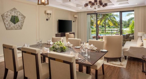 Ảnh chi tiết phòng melia-vinpearl-cam-ranh-beach-resort-can-ho-3-phong-ngu-co-be-boi-vivatrip.jpg