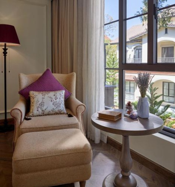 Ảnh chi tiết phòng mercure-dalat-resort-deluxe-giuong-king-vivatrip-02.jpg