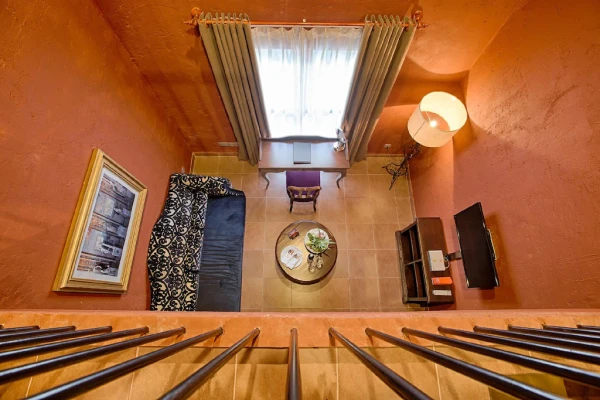 Ảnh chi tiết phòng Duplex Suite with 1 King bed 8