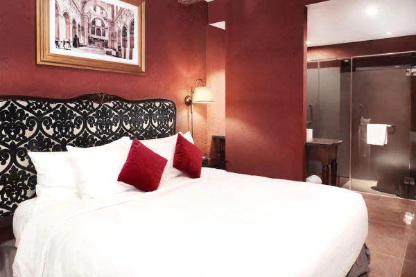 Ảnh chi tiết phòng mercure-danang-french-village-bana-hills-duplex-suite-1-king-bed-vivatrip-08.webp