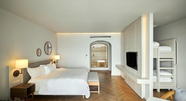 Ảnh chi tiết phòng mercure-vung-tau-family-room-sea-view-vivatrip-03.jpg