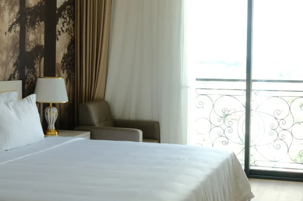 Ảnh chi tiết phòng Phòng Deluxe Giường Đôi Hướng Phố (Deluxe City View Double Room) 8