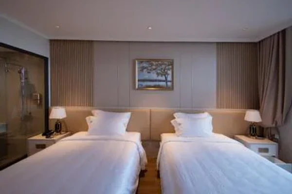 Ảnh chi tiết phòng Phòng Deluxe Giường Đôi Hướng Phố (Deluxe City View Double Room) 10