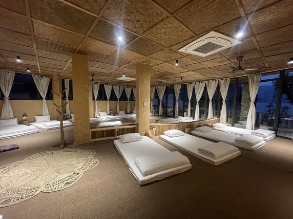 Ảnh chi tiết phòng mo-village-nha-tao-phong-mat-ttrong-deluxe-executive-vivatrip-03.jpg