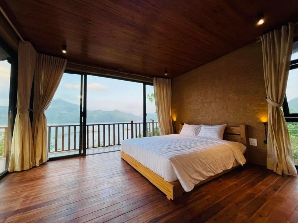 Ảnh chi tiết phòng mo-village-nha-tao-phong-mat-ttrong-deluxe-executive-vivatrip-04.jpg