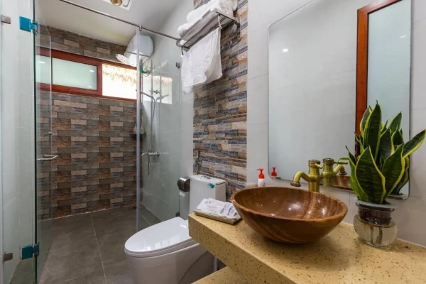 Ảnh chi tiết phòng moc-chau-eco-garden-resort-suite-gia-dinh-co-ban-cong-vivatrip-02.webp