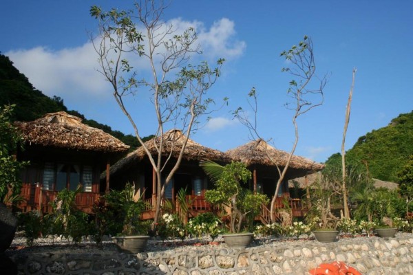 Ảnh chi tiết phòng monkey-island-resort-bungalow-superior-vivatrip-1.jpg