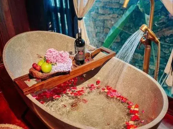 Ảnh chi tiết phòng natalies-villa-resort-moc-chau-executive-villa-vivatrip_02.webp