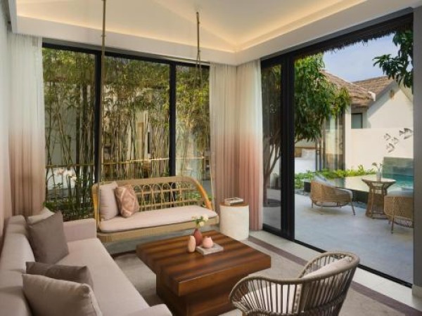 Ảnh chi tiết phòng new-world-phu-quoc-resort-garden-pool-villa-vivatrip-03.jpg