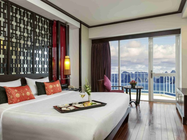 Ảnh chi tiết phòng novotel-ha-long-junior-suite-bay-view-vivatrip-03.jpg