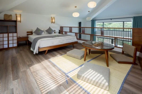 Ảnh chi tiết phòng onsen-villas-resort-hoa-binh-villa-2pn-be-boi-lat-da-vivatrip-03.webp