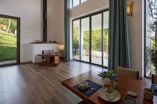 Ảnh chi tiết phòng onsen-villas-resort-hoa-binh-villa-2pn-be-boi-lat-gach-vivatrip-03.jpg