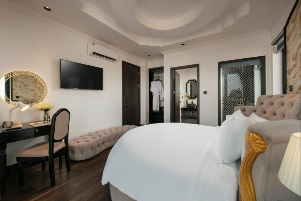 Ảnh chi tiết phòng phat-diem-plaza-hotel-suite-round-balcony-vivatrip.jpg