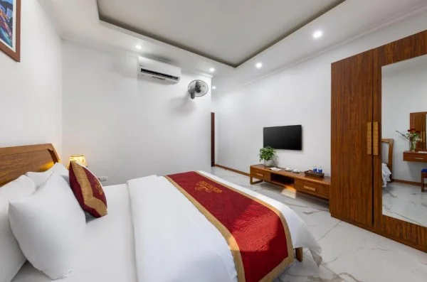 Ảnh chi tiết phòng quang-tung-hotel-phong-giuong-doi-vivatrip-02.webp