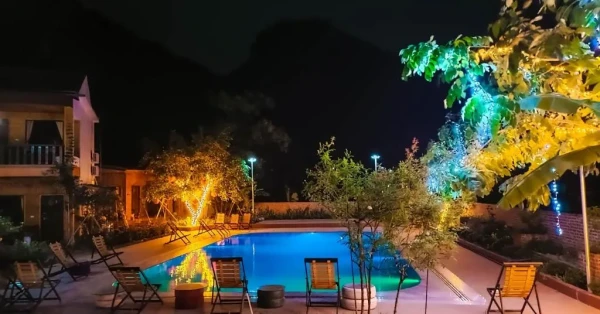 Ảnh chi tiết phòng resort-trang-an-ninh-binh-phong-giuong-doi-nhin-ra-nui-vivatrip-06.webp