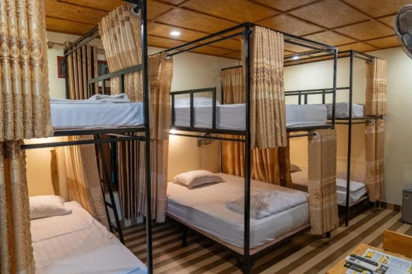 Ảnh chi tiết phòng resort-trang-an-ninh-binh-phong-ngu-tap-the-6-giuong-danh-cho-nu-vivatrip-04.webp
