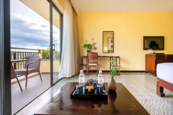 Ảnh chi tiết phòng Grand Deluxe Room with Large Balcony 8