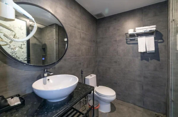 Ảnh chi tiết phòng Suite có Ban công. 8