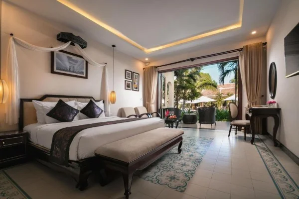 Ảnh chi tiết phòng Biệt Thự Suite Charm Nhìn Ra Hồ Bơi 9