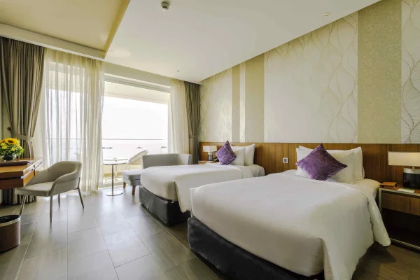 Ảnh chi tiết phòng Classic Twin Room - Balcony with Sea View 13