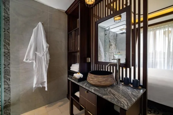 Ảnh chi tiết phòng Phòng Premier Thời Thượng Có Ban Công 9