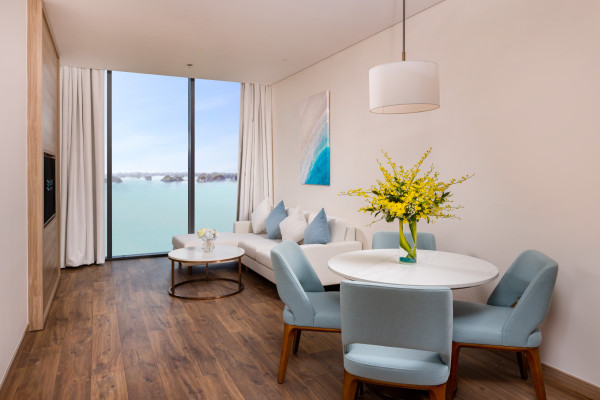 Ảnh chi tiết phòng Corner Executive City View Apartment 8