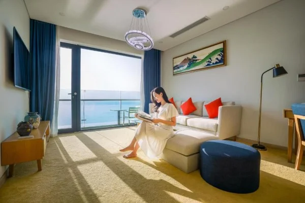 Ảnh chi tiết phòng Suite Presidential Có Ban Công Và Nhìn Ra Biển 8