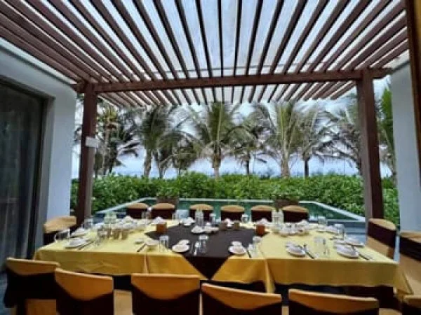 Ảnh chi tiết phòng Three Bedroom Beach Front Bungalow 10