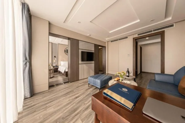 Ảnh chi tiết phòng Grand Suite Room with Oceanfront and Bathtub 7