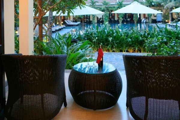 Ảnh chi tiết phòng Biệt Thự Suite Charm Nhìn Ra Hồ Bơi 10