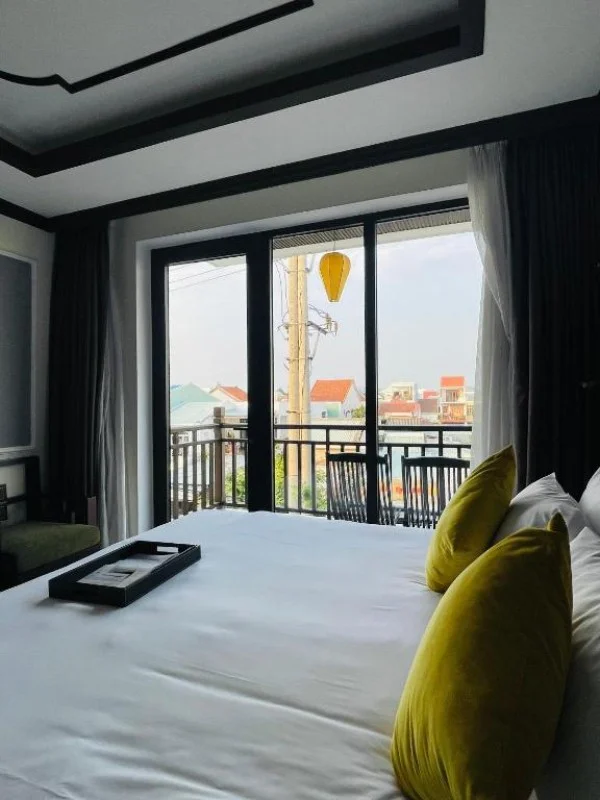 Ảnh chi tiết phòng Phòng Premier Thời Thượng Có Ban Công 10