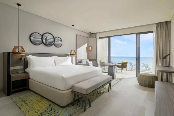 Ảnh chi tiết phòng One-Bedroom Suite Grand with Oceanfront View 9