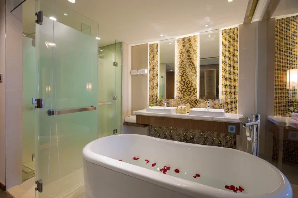 Ảnh chi tiết phòng Classic Double Room - Balcony with Sea View 10