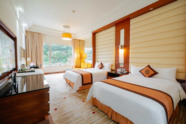 Ảnh chi tiết phòng royal-villas-halong-casino-premium-double-vivatrip.jpg