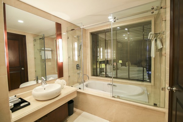 Ảnh chi tiết phòng saigon-hotel-halong-deluxe-double-vivatrip.jpg