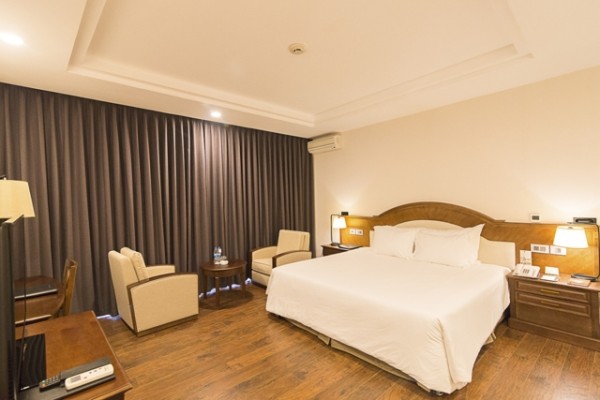 Ảnh chi tiết phòng saigon-hotel-halong-excutive-suite-vivatrip-07.jpg